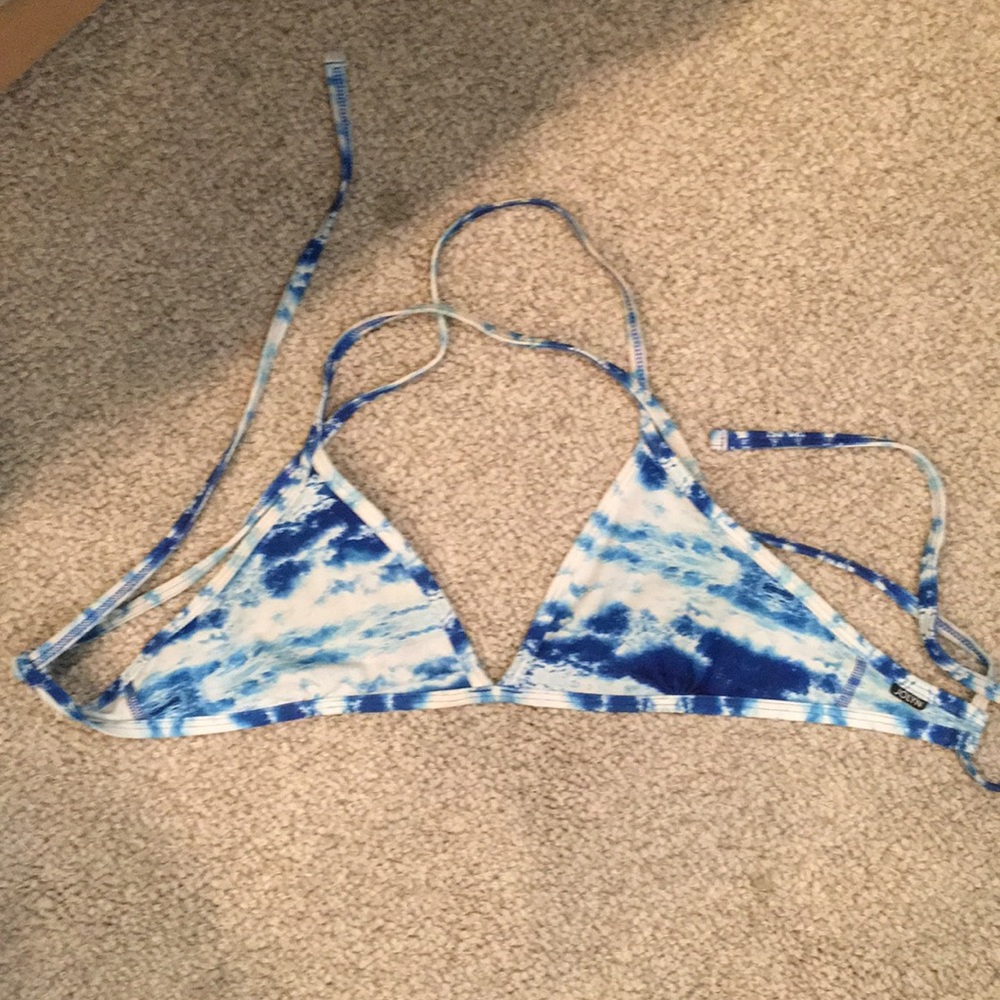 Jolyn triangle top size Large - wave pattern